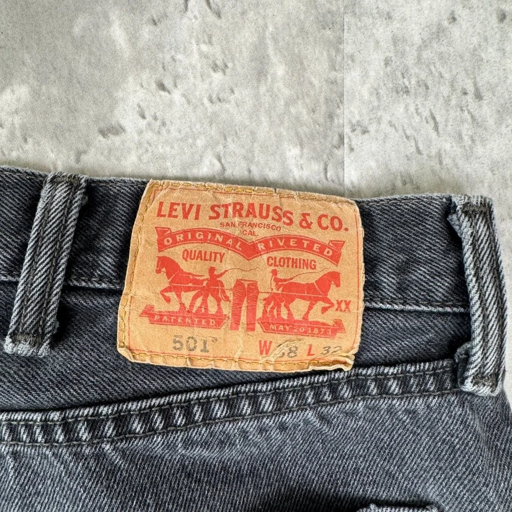Levis 501 Jeans Mens 38x32 Faded Black Straight Leg Button Fly Denim 2000s